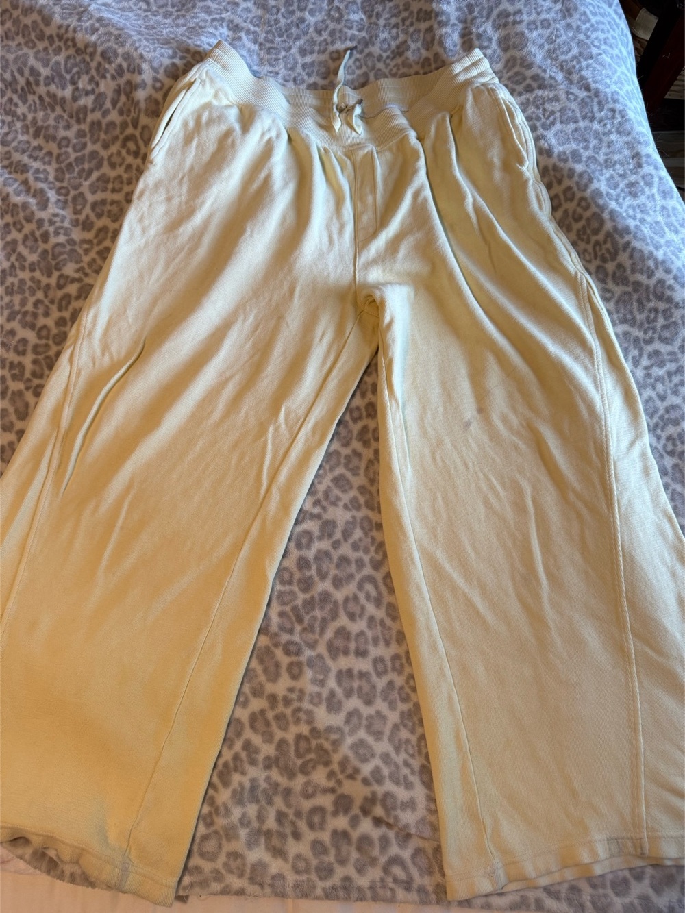 aerie XL butter yellow wide leg sweats